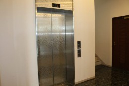 礼拝堂エレベーター